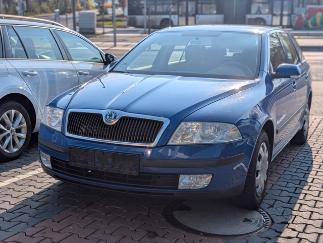 Skoda Octavia Combi Ambiente AHK. PDC. TEMPOMAT. DSG Baujahr 2006 (263.900 km, Diesel, 105 PS) - Gebrauchtwagen bei Autohaus Dörrschuck Mainz