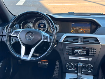 Mercedes-Benz C 350 Avantgarde AMG 4x4. PANO. NAVI. AHK Vorschaubild 9