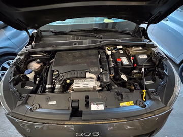 Peugeot 208 GT EAT8. NAVI. KAMERA. LED Vorschaubild 12