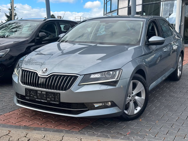 Skoda Superb Ambition *DSG*AHK schwenkbar*NAVI*XENON Baujahr 2017 (98.303 km, Benzin, 150 PS) - Gebrauchtwagen bei Autohaus Dörrschuck Mainz