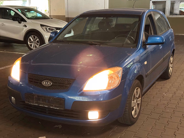 Kia Rio High Grade KLIMA. ESP. LEDER. EL.FH Baujahr 2006 (243.802 km, Diesel, 109 PS) - Gebrauchtwagen bei Autohaus Dörrschuck Mainz