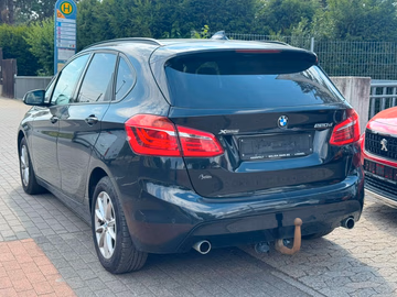 BMW 220d Active Tourer Adv. 4x4. NAVI. AHK. SHZ Vorschaubild 6