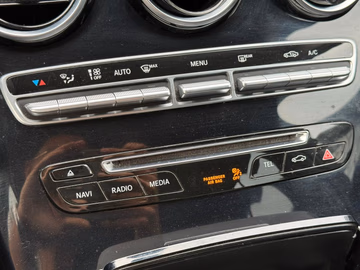 Mercedes-Benz C 180 d AMG Line NAVI. LED. SPORT. AUTOMATIK Vorschaubild 11