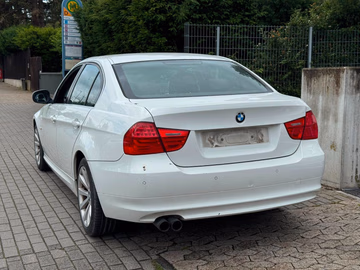 BMW 325d ConnectedDrive PDC. M-Lenkrad. Klima Vorschaubild 5