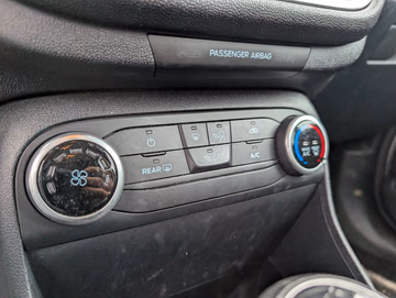 Ford Fiesta Cool&Connect PDC SPUR KLIMA TEMPO DAB Vorschaubild 7