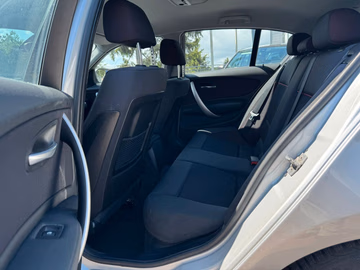 BMW 118i Advantage AUTOM. SHZ. PDC. TEMPOMAT Vorschaubild 9