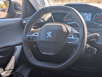Peugeot 2008 Active Pack PDC. KLIMAAUT. BT. 16 ALU Vorschaubild 13