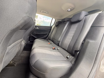 Peugeot 308 Allure Pack EAT8. NAVI. LED. ACC. Kamera Vorschaubild 12
