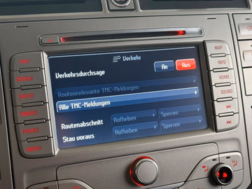 Ford Kuga 2.0 TDCi Individual 4x4. PANO. AHK. NAVI Vorschaubild 25