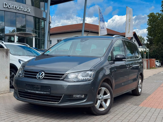 Volkswagen Sharan Style DSG. NAVI. PANO. AHK Baujahr 2011 (158.100 km, Diesel, 140 PS) - Gebrauchtwagen bei Autohaus Dörrschuck Mainz