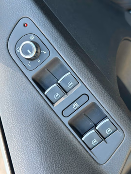 Volkswagen Tiguan Track&Style 4x4. NAVI. KAMERA. SHZ 1.Hand Vorschaubild 14