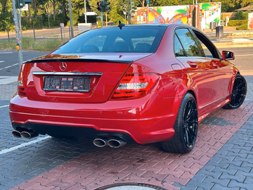 Mercedes-Benz C 350 Avantgarde AMG 4x4. PANO. NAVI. AHK Vorschaubild 5