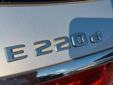 Mercedes-Benz E 220 d T AMG Line 360°. NAVI. LED. SHZ Vorschaubild 12