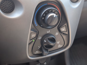 Toyota Aygo x-play Team D Kamera. BT. CarPlay. LED Vorschaubild 18