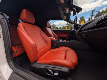 BMW M235 i  Cabrio Schaltwippen. Navi. RFK. Leder. Vorschaubild 17