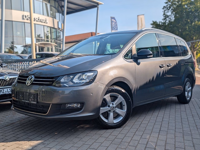 Volkswagen Sharan Style DSG. NAVI. PANO. AHK Baujahr 2011 (158.100 km, Diesel, 140 PS) - Gebrauchtwagen bei Autohaus Dörrschuck Mainz