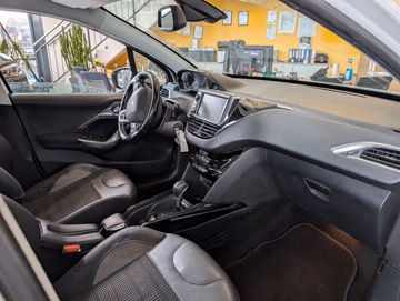 Peugeot 2008 Allure AUTOMATIK NAVI KAMERA TEMPOMAT Vorschaubild 6