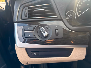 BMW 535d xDrive Touring PANO. HUD. NAVI. AHK Vorschaubild 14