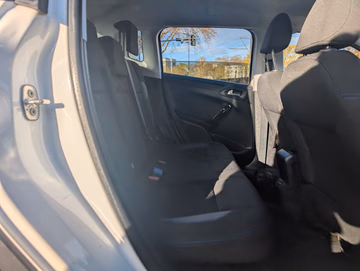Peugeot 2008 PureTech Signature AT. PDC. 1.Hand Vorschaubild 12