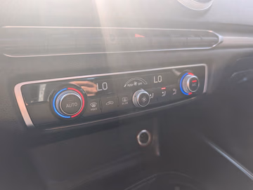 Audi A3 Limousine Ambiente NAVI. PDC. TEMPOMAT. BT Vorschaubild 12