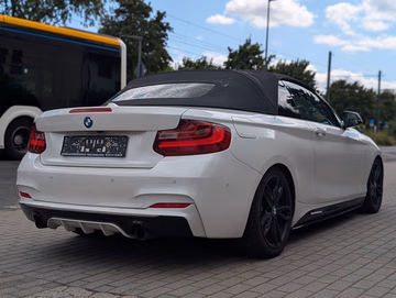 BMW M235 i  Cabrio Schaltwippen. Navi. RFK. Leder. Vorschaubild 5