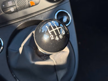 Fiat 500 Lounge 1.0 Hybrid. CARPLAY. CRUISE. DAB Vorschaubild 24