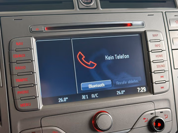 Ford Kuga 2.0 TDCi Individual 4x4. PANO. AHK. NAVI Vorschaubild 26