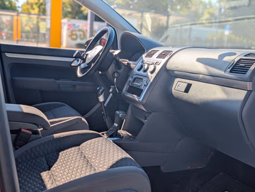 Volkswagen Touran Trendline DSG. PANO. AHK. SHZ Vorschaubild 8