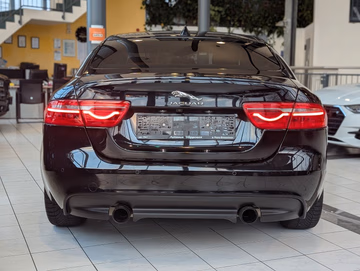 Jaguar XE 25t R-Sport AWD KAMERA Sitzheiz. PANORAMA Vorschaubild 5