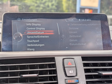 BMW M235 i  Cabrio Schaltwippen. Navi. RFK. Leder. Vorschaubild 37
