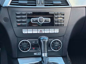 Mercedes-Benz C 350 Avantgarde AMG 4x4. PANO. NAVI. AHK Vorschaubild 12