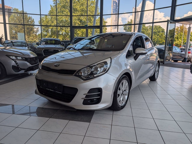 Kia Rio 1.2 Dream Team AHK. SHZ. KLIMA-A. BT Baujahr 2016 (58.000 km, Benzin, 84 PS) - Gebrauchtwagen bei Autohaus Dörrschuck Mainz