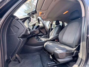 BMW 220d Active Tourer Adv. 4x4. NAVI. AHK. SHZ Vorschaubild 10