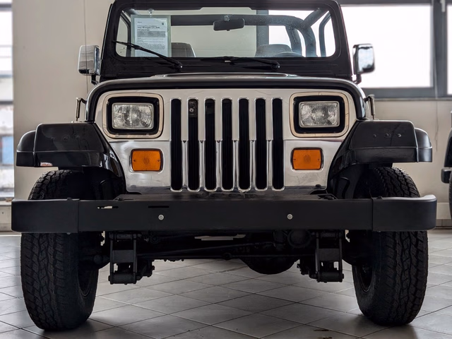 Jeep Wrangler 2.5. AHK. OLDTIMER HARDTOP - Foto 1 von 18 - Autohaus Dörrschuck Mainz