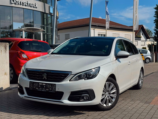 Peugeot 308 Allure PANO. NAVI. Kamera. Keyless Baujahr 2019 (118.900 km, Benzin, 131 PS) - Gebrauchtwagen bei Autohaus Dörrschuck Mainz