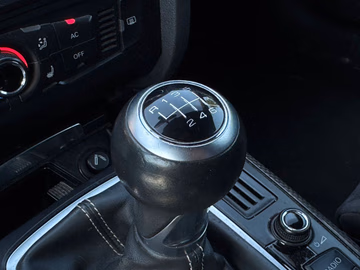 Audi S5 Coupé quattro V8. MANUELL. NAVI. AHK. SHZ Vorschaubild 13