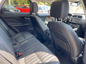 Jaguar F-PACE D300 Portfolio AWD Black Pack ACC Vorschaubild 10