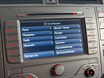 Ford Kuga 2.0 TDCi Individual 4x4. PANO. AHK. NAVI Vorschaubild 27