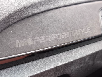 BMW M235 i  Cabrio Schaltwippen. Navi. RFK. Leder. Vorschaubild 43