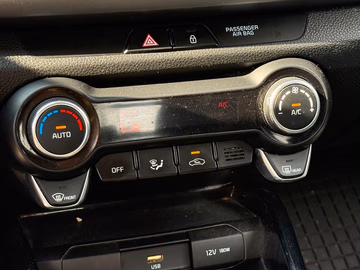 Kia Rio Style DCT. Kamera. KLIMAAUT. CarPlay Vorschaubild 14
