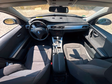 BMW 320d Touring Automatik PANO. PDC. SHZ. TEMP Vorschaubild 9