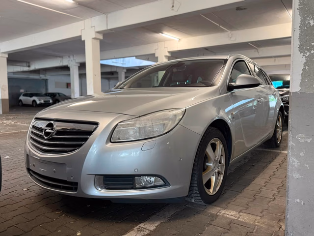 Opel Insignia Sports Tourer 150 Jahre NAVI. SHZ Baujahr 2013 (179.300 km, Diesel, 160 PS) - Gebrauchtwagen bei Autohaus Dörrschuck Mainz