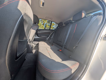 BMW 120d Sport Line NAVI. XENON. PDC. 8-GANG Vorschaubild 11