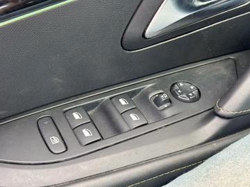 Peugeot 208 GT EAT8. NAVI. KAMERA. LED Vorschaubild 14
