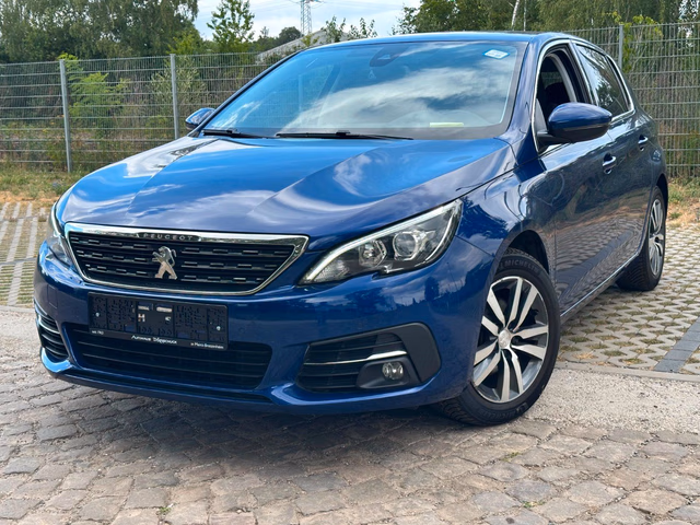 Peugeot 308 Allure NAVI. KAMERA. AUTOMATIK. KEYLESS Baujahr 2020 (106.700 km, Benzin, 131 PS) - Gebrauchtwagen bei Autohaus Dörrschuck Mainz