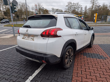 Peugeot 2008 Allure PureTech NAVI. AUTOMATIK. PDC. BT Vorschaubild 5