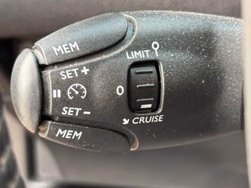 Peugeot 2008 Business Line NAVI. PDC. LED. BT Vorschaubild 33