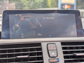 BMW M235 i  Cabrio Schaltwippen. Navi. RFK. Leder. Vorschaubild 30