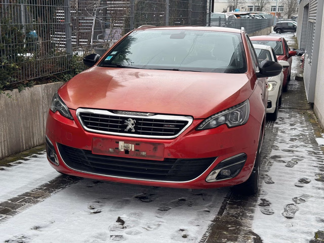 Peugeot 308 GT LINE AUTOMATIK NAVI KAMERA LED KEYLESS Baujahr 2017 (109.613 km, Benzin, 131 PS) - Gebrauchtwagen bei Autohaus Dörrschuck Mainz