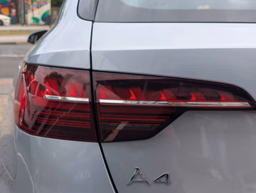 Audi A4 Avant quattro S tronic. NAVI. SHZ. LED Vorschaubild 12